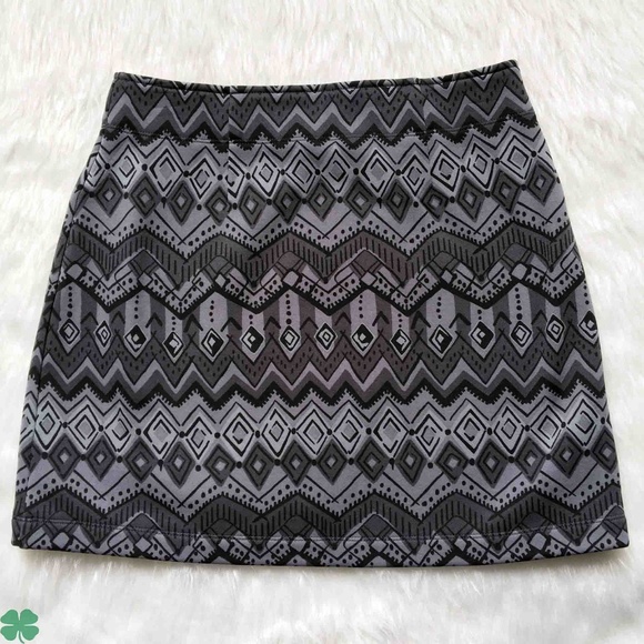 Athleta Stretch Tech Fleece Mini Skirt Size XS - Picture 5 of 10